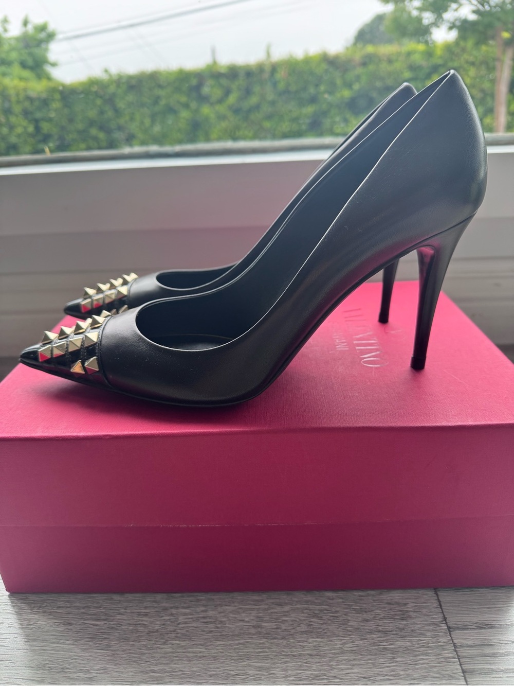 🆕 Valentino Garavani Rockstud Alcove Leather Pumps - Picture 5 of 10